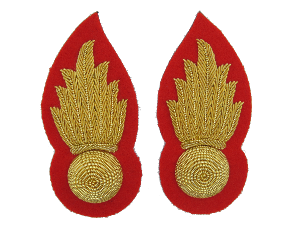 Honourable Artillery Company W/O Mess Collar Badges on Scarlet